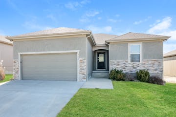 209 NE Kim Ct Grain Valley, MO 64029